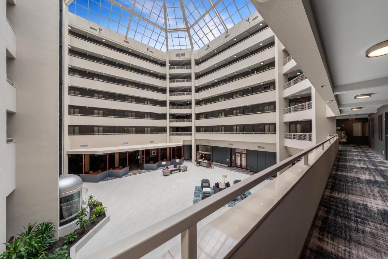 Crowne Plaza Suites Arlington By Ihg Extérieur photo