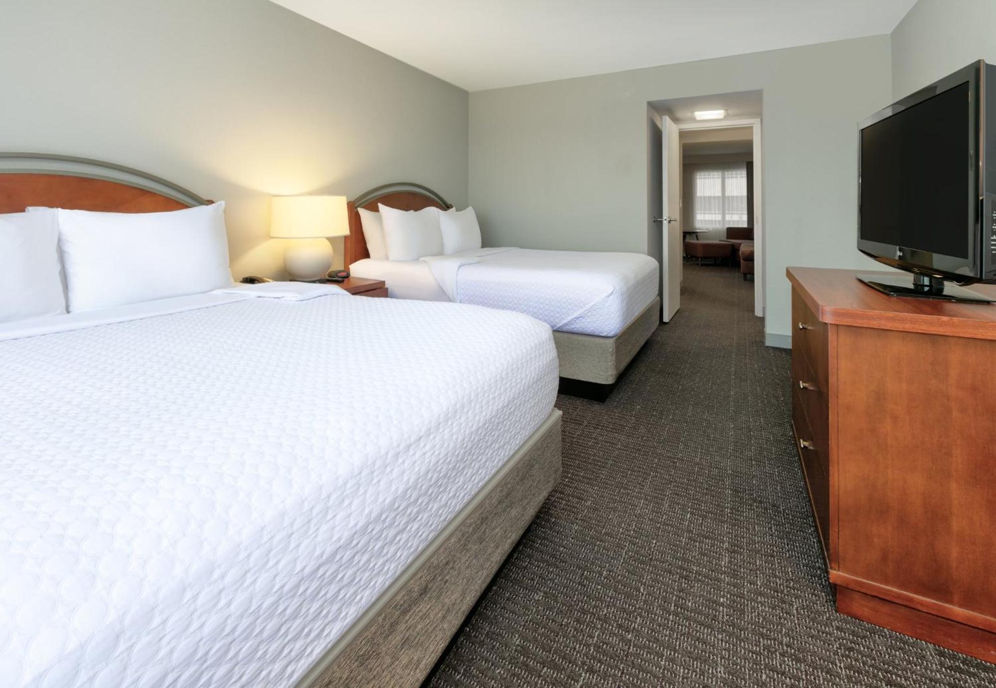 Crowne Plaza Suites Arlington By Ihg Extérieur photo